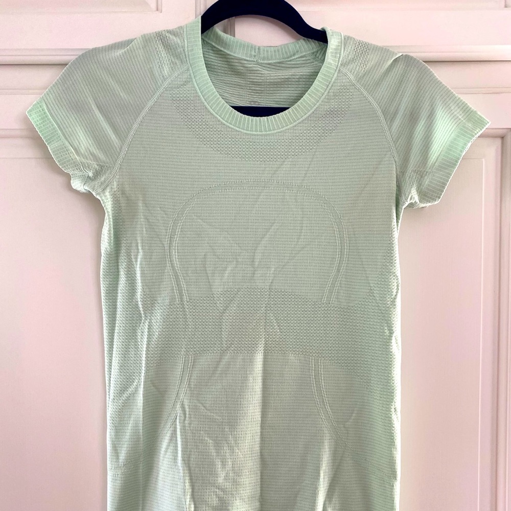Lululemon ‘swiftly tech short sleeve’ shirt